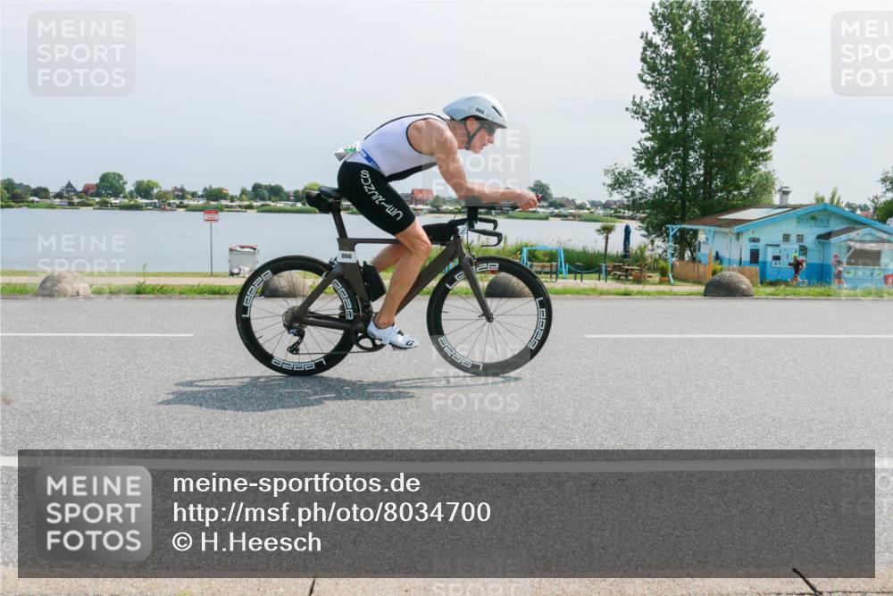 21.06.2025 - 27. Vierlanden-Triathlon H.Heesch http://msf.ph/oto/8034700 15.06.2025 11:42:55 Radfahren 217, 642 meine-sportfotos.de