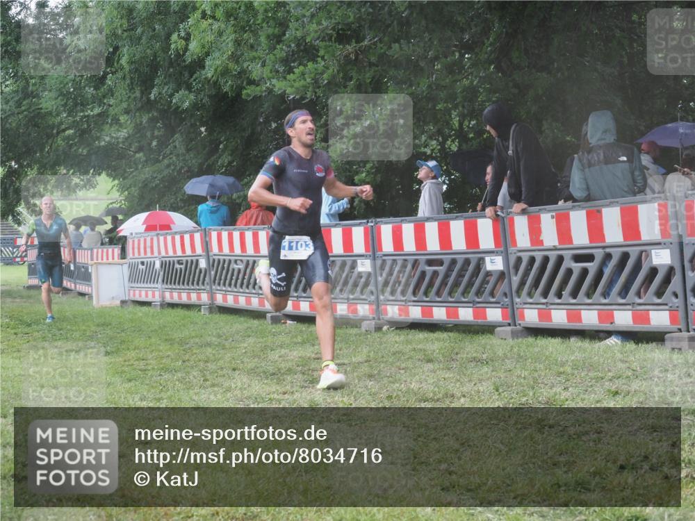 21.06.2025 - 27. Vierlanden-Triathlon KatJ http://msf.ph/oto/8034716 15.06.2025 13:49:31 Ziel 1103, 1137 meine-sportfotos.de
