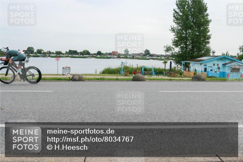15.06.2025 - 27. Vierlanden-Triathlon H.Heesch http://msf.ph/oto/8034767 15.06.2025 10:43:09 Radfahren 74, 102, 202, 236 meine-sportfotos.de