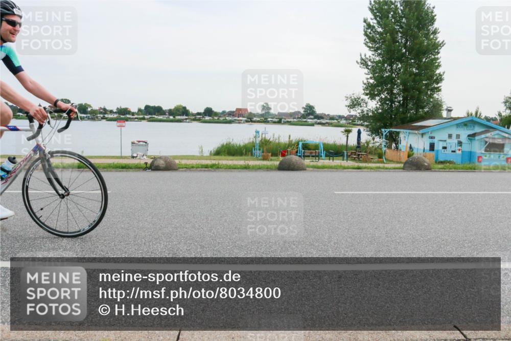 15.06.2025 - 27. Vierlanden-Triathlon H.Heesch http://msf.ph/oto/8034800 15.06.2025 10:43:18 Radfahren 65, 124, 160, 266 meine-sportfotos.de