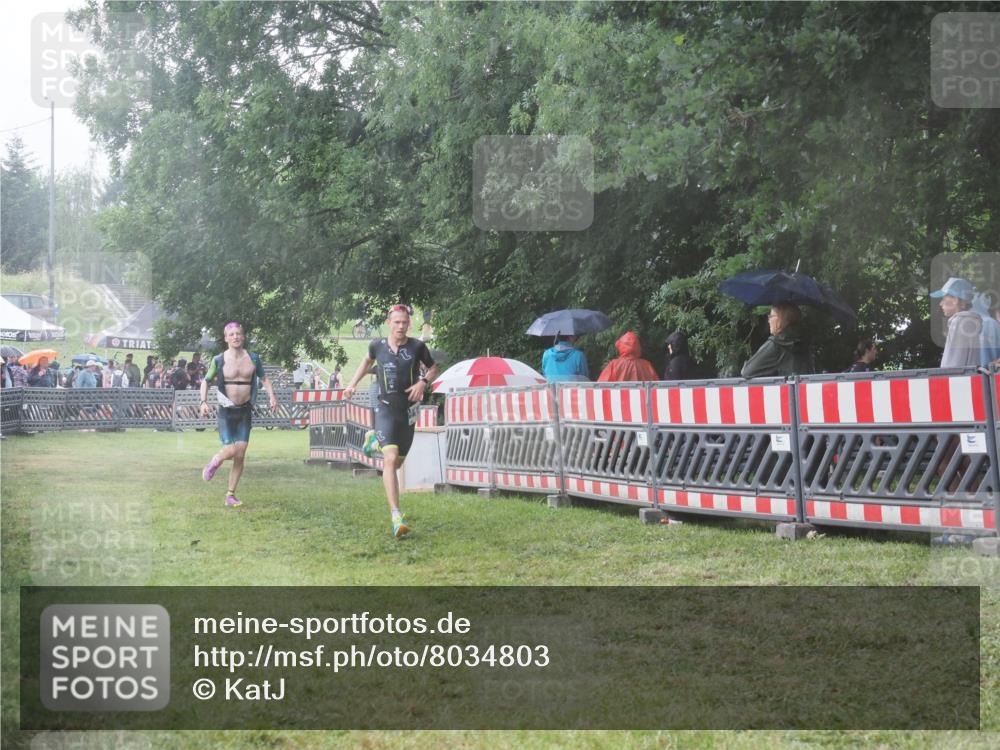 21.06.2025 - 27. Vierlanden-Triathlon KatJ http://msf.ph/oto/8034803 15.06.2025 13:49:48 Ziel 1138, 1146 meine-sportfotos.de