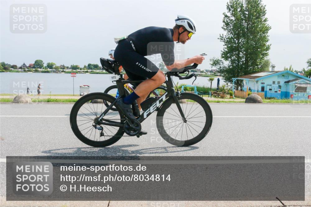 15.06.2025 - 27. Vierlanden-Triathlon H.Heesch http://msf.ph/oto/8034814 15.06.2025 11:43:08 Radfahren 688, 817, 853, 854 meine-sportfotos.de