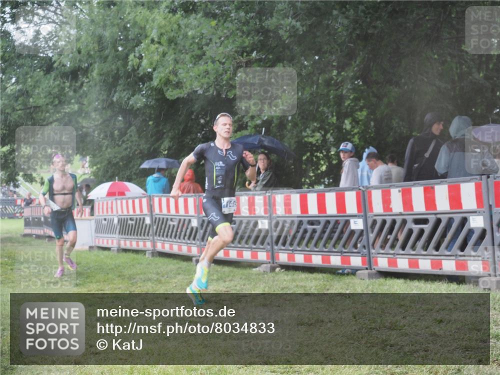 21.06.2025 - 27. Vierlanden-Triathlon KatJ http://msf.ph/oto/8034833 15.06.2025 13:49:49 Ziel 1138, 1146 meine-sportfotos.de