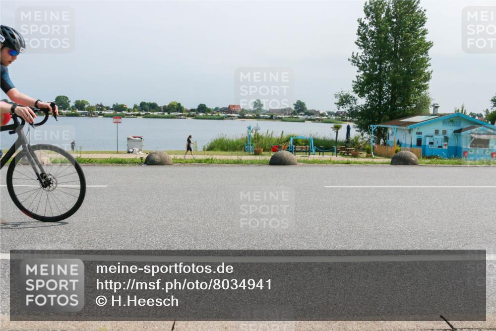 21.06.2025 - 27. Vierlanden-Triathlon H.Heesch http://msf.ph/oto/8034941 15.06.2025 11:43:13 Radfahren 681, 853, 854 meine-sportfotos.de