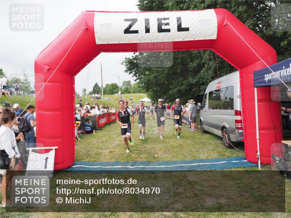 21.06.2025 - 27. Vierlanden-Triathlon MichiJ http://msf.ph/oto/8034970 15.06.2026 12:58:51 Ziel 111, 122, 662, 995, 996, 997, 998, 1010, 1011, 1012, 1013 meine-sportfotos.de