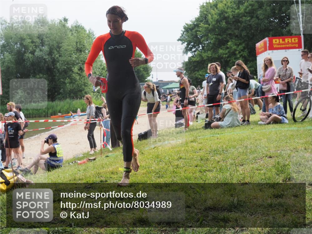 15.06.2025 - 27. Vierlanden-Triathlon KatJ http://msf.ph/oto/8034989 15.06.2025 11:19:25 Schwimmen 875, 878, 901, 923 meine-sportfotos.de