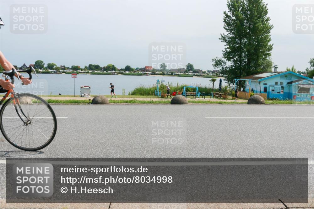 21.06.2025 - 27. Vierlanden-Triathlon H.Heesch http://msf.ph/oto/8034998 15.06.2025 11:43:23 Radfahren 637, 741, 747, 810 meine-sportfotos.de