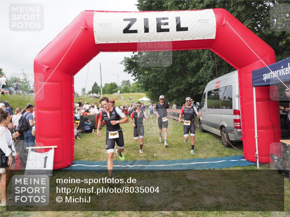 21.06.2025 - 27. Vierlanden-Triathlon MichiJ http://msf.ph/oto/8035004 15.06.2026 12:58:51 Ziel 111, 122, 662, 995, 996, 997, 998, 1010, 1011, 1012, 1013 meine-sportfotos.de