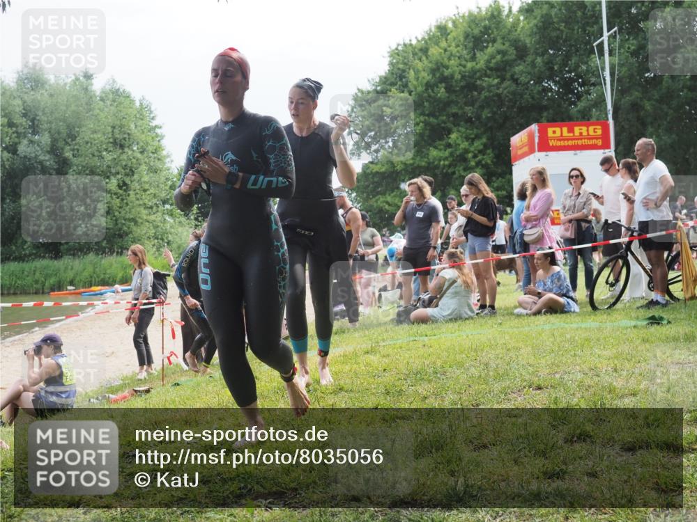 15.06.2025 - 27. Vierlanden-Triathlon KatJ http://msf.ph/oto/8035056 15.06.2025 11:19:30 Schwimmen 875, 878, 895, 901, 923 meine-sportfotos.de