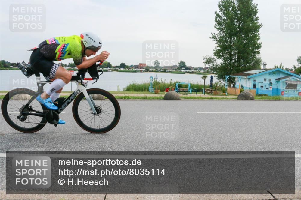 15.06.2025 - 27. Vierlanden-Triathlon H.Heesch http://msf.ph/oto/8035114 15.06.2025 10:44:27 Radfahren 126, 235, 384, 388 meine-sportfotos.de