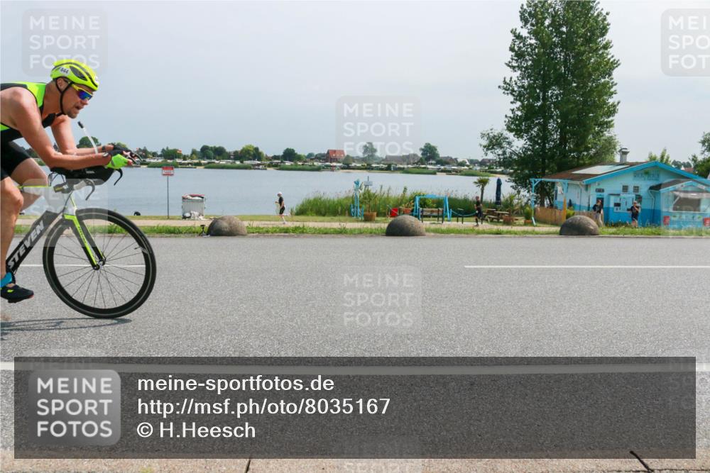21.06.2025 - 27. Vierlanden-Triathlon H.Heesch http://msf.ph/oto/8035167 15.06.2025 11:43:33 Radfahren 686, 727, 844, 855 meine-sportfotos.de