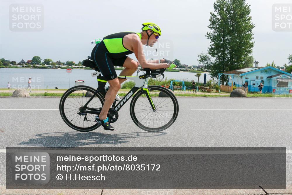 21.06.2025 - 27. Vierlanden-Triathlon H.Heesch http://msf.ph/oto/8035172 15.06.2025 11:43:33 Radfahren 686, 727, 844, 855 meine-sportfotos.de