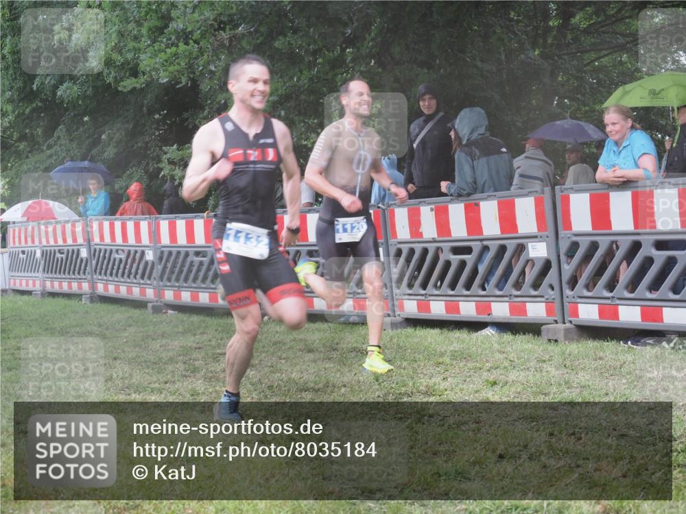 21.06.2025 - 27. Vierlanden-Triathlon KatJ http://msf.ph/oto/8035184 15.06.2025 13:50:50 Ziel 1098, 1108, 1120, 1132, 1134, 1136 meine-sportfotos.de