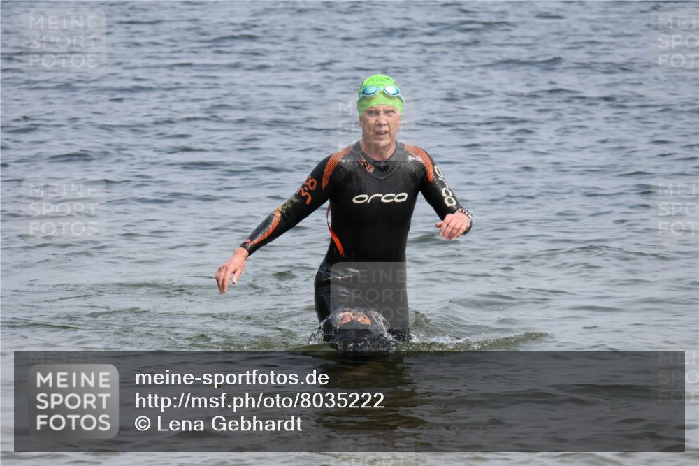 15.06.2025 - 27. Vierlanden-Triathlon Lena Gebhardt http://msf.ph/oto/8035222 15.06.2025 11:21:57 Schwimmen 917 meine-sportfotos.de