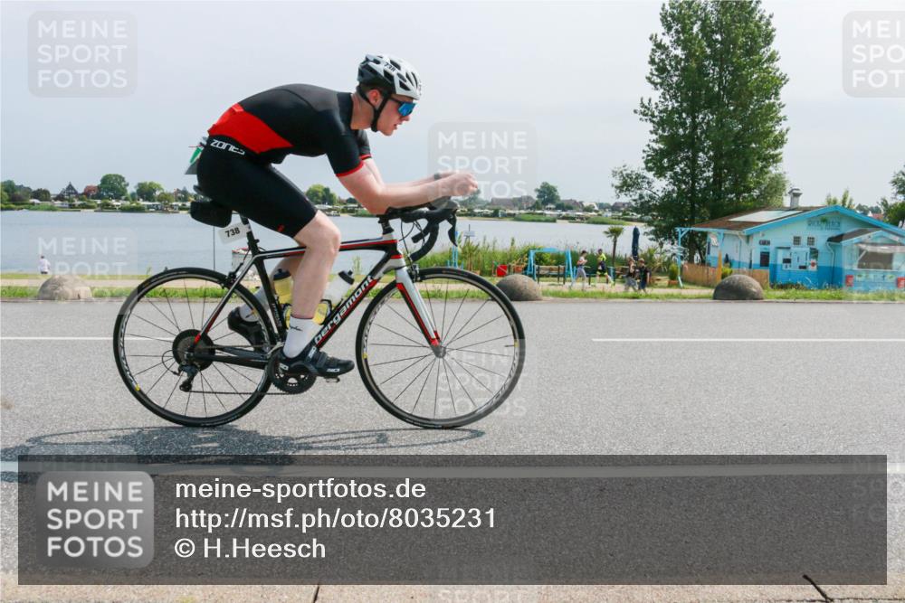 21.06.2025 - 27. Vierlanden-Triathlon H.Heesch http://msf.ph/oto/8035231 15.06.2025 11:43:41 Radfahren 210, 714, 731, 738 meine-sportfotos.de