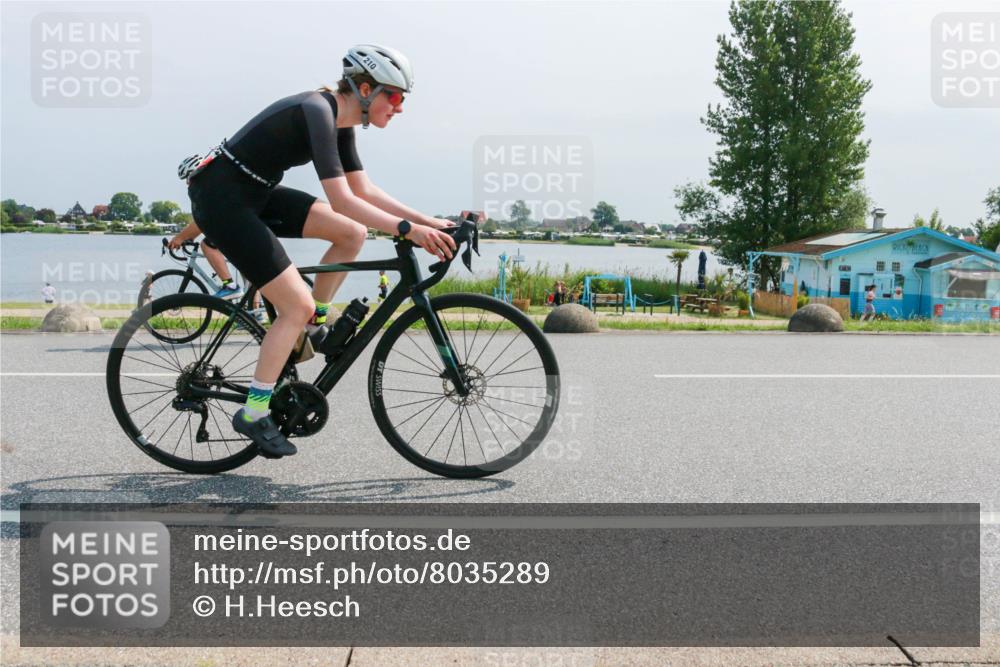 21.06.2025 - 27. Vierlanden-Triathlon H.Heesch http://msf.ph/oto/8035289 15.06.2025 11:43:45 Radfahren 58, 210, 738 meine-sportfotos.de