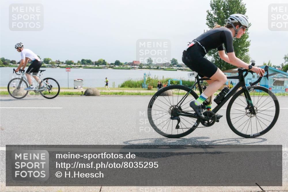 21.06.2025 - 27. Vierlanden-Triathlon H.Heesch http://msf.ph/oto/8035295 15.06.2025 11:43:45 Radfahren 58, 210, 738 meine-sportfotos.de