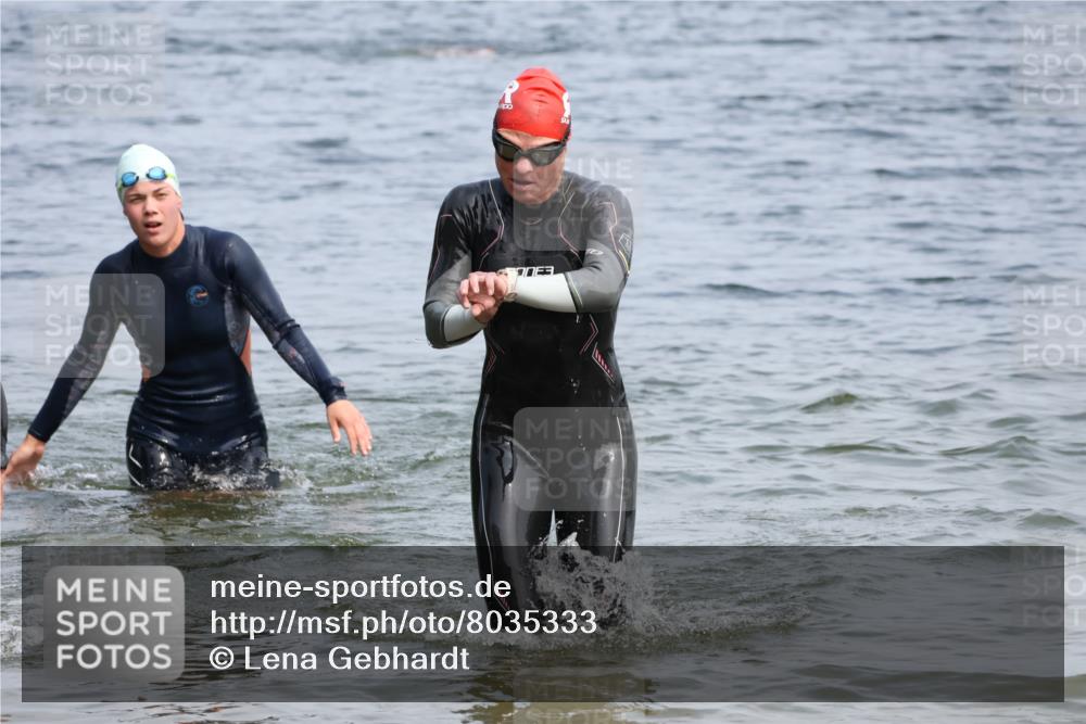 15.06.2025 - 27. Vierlanden-Triathlon Lena Gebhardt http://msf.ph/oto/8035333 15.06.2025 11:22:29 Schwimmen 891, 898, 914 meine-sportfotos.de