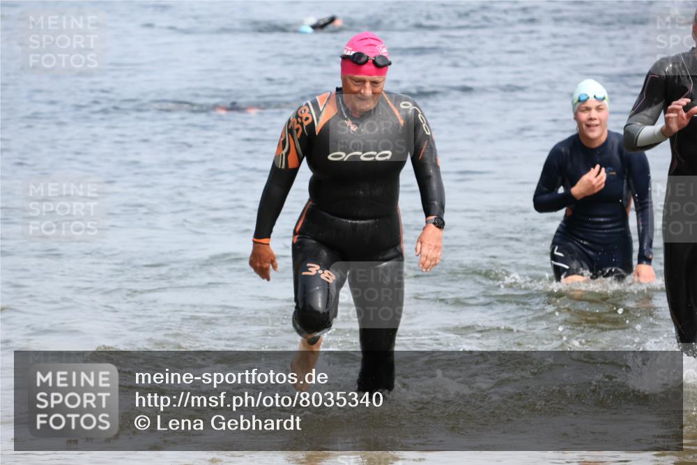 15.06.2025 - 27. Vierlanden-Triathlon Lena Gebhardt http://msf.ph/oto/8035340 15.06.2025 11:22:30 Schwimmen 891, 898, 914 meine-sportfotos.de