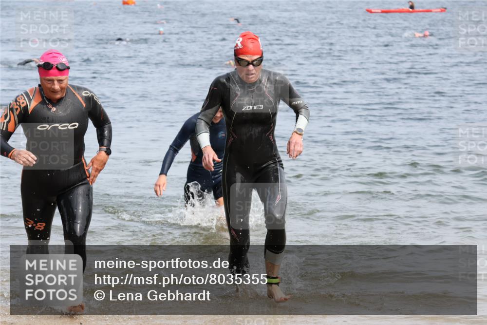 15.06.2025 - 27. Vierlanden-Triathlon Lena Gebhardt http://msf.ph/oto/8035355 15.06.2025 11:22:32 Schwimmen 891, 898, 914 meine-sportfotos.de