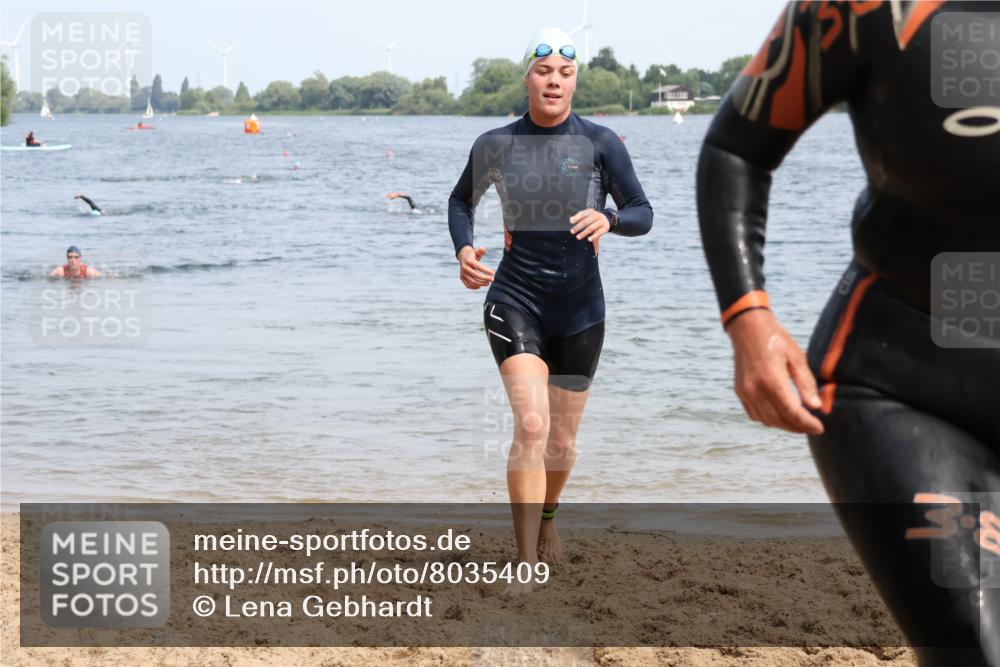 15.06.2025 - 27. Vierlanden-Triathlon Lena Gebhardt http://msf.ph/oto/8035409 15.06.2025 11:22:37 Schwimmen 891, 898, 914 meine-sportfotos.de