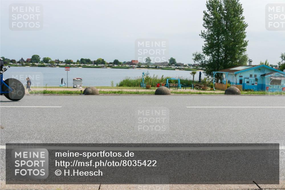 21.06.2025 - 27. Vierlanden-Triathlon H.Heesch http://msf.ph/oto/8035422 15.06.2025 11:43:56 Radfahren 769, 837 meine-sportfotos.de