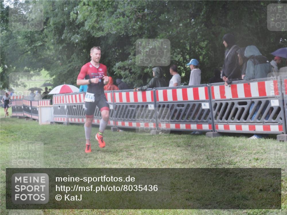 21.06.2025 - 27. Vierlanden-Triathlon KatJ http://msf.ph/oto/8035436 15.06.2025 13:51:29 Ziel 1119 meine-sportfotos.de