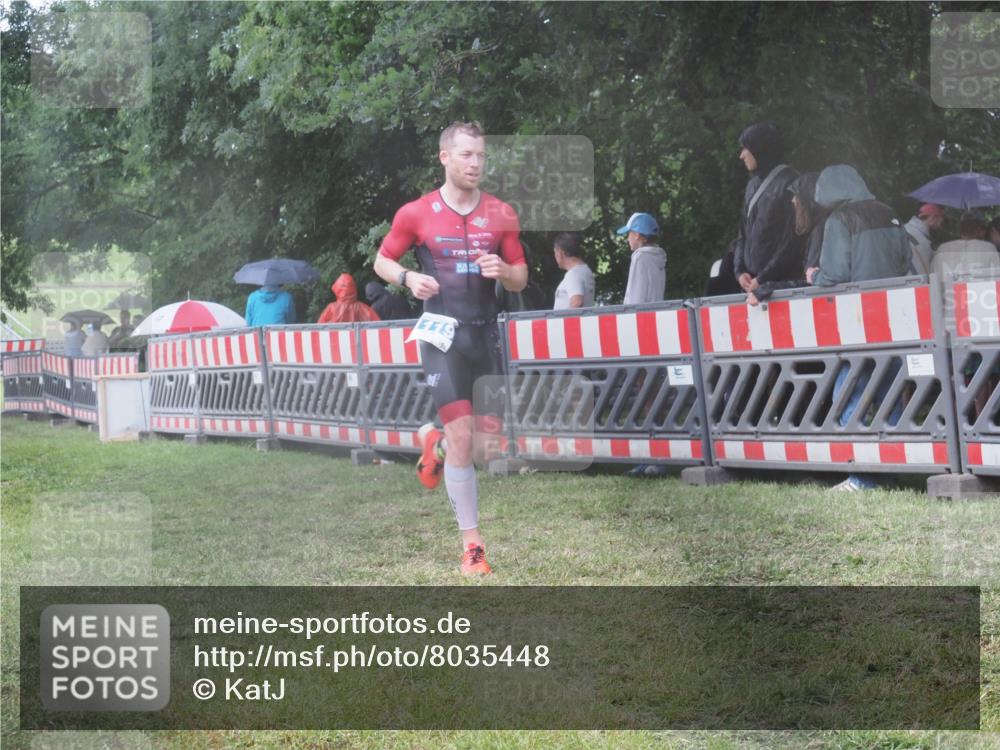 21.06.2025 - 27. Vierlanden-Triathlon KatJ http://msf.ph/oto/8035448 15.06.2025 13:51:29 Ziel 1119 meine-sportfotos.de