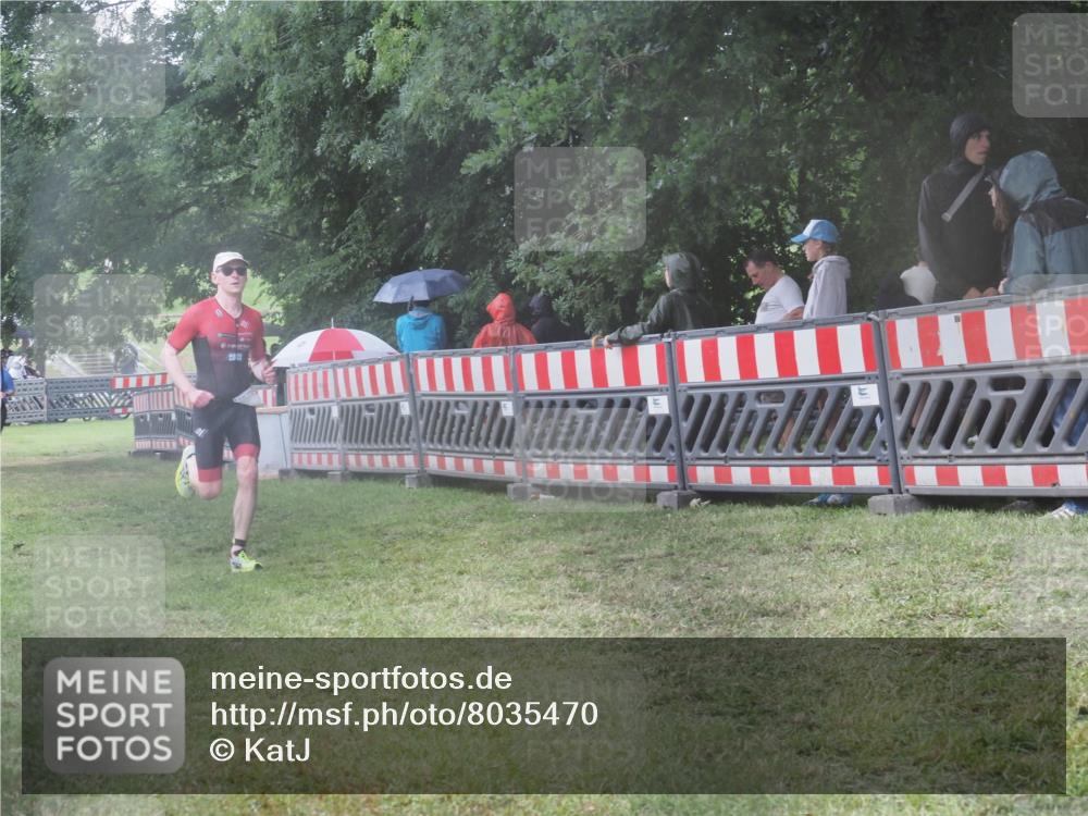 21.06.2025 - 27. Vierlanden-Triathlon KatJ http://msf.ph/oto/8035470 15.06.2025 13:51:45 Ziel 1115 meine-sportfotos.de