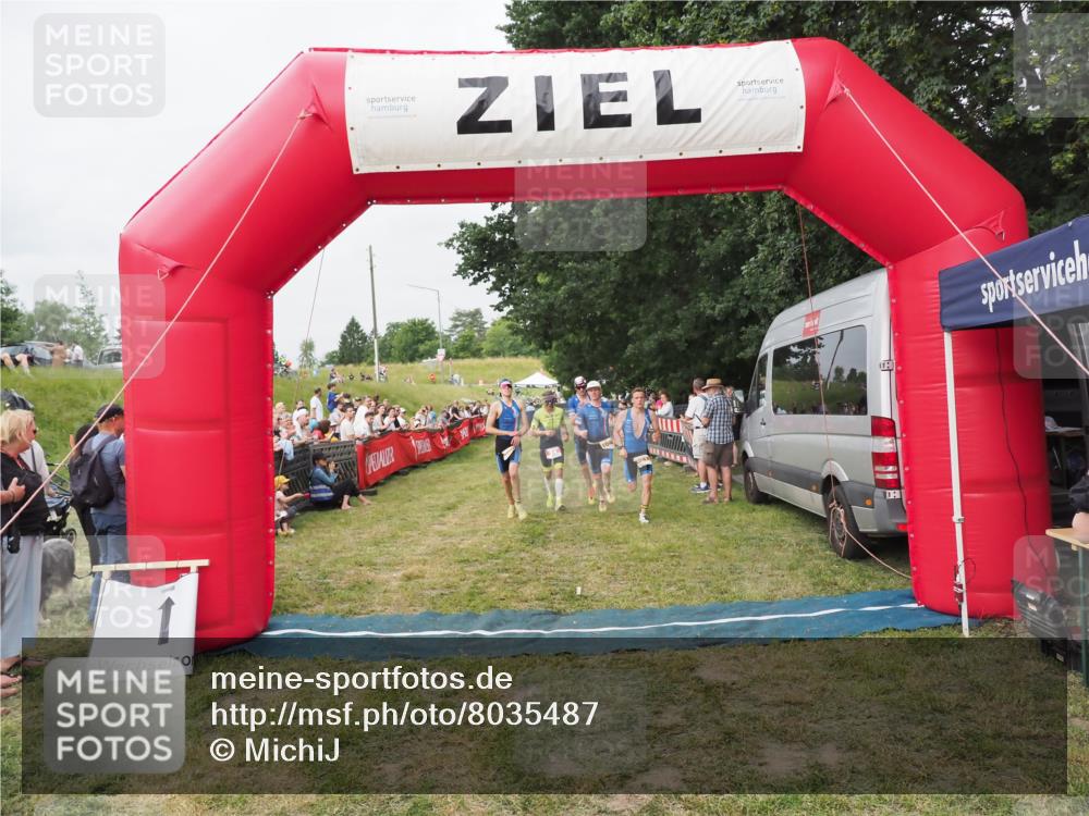 21.06.2025 - 27. Vierlanden-Triathlon MichiJ http://msf.ph/oto/8035487 15.06.2026 13:00:31 Ziel 94, 1044, 1046, 1047, 1048 meine-sportfotos.de