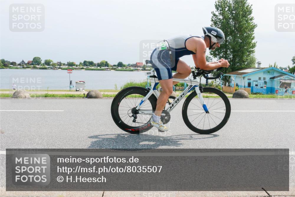 21.06.2025 - 27. Vierlanden-Triathlon H.Heesch http://msf.ph/oto/8035507 15.06.2025 11:44:03 Radfahren 163, 691, 793, 820 meine-sportfotos.de