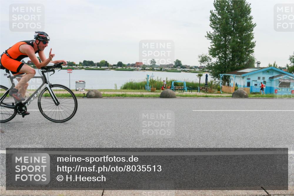 15.06.2025 - 27. Vierlanden-Triathlon H.Heesch http://msf.ph/oto/8035513 15.06.2025 10:45:11 Radfahren 360, 400, 456, 458 meine-sportfotos.de