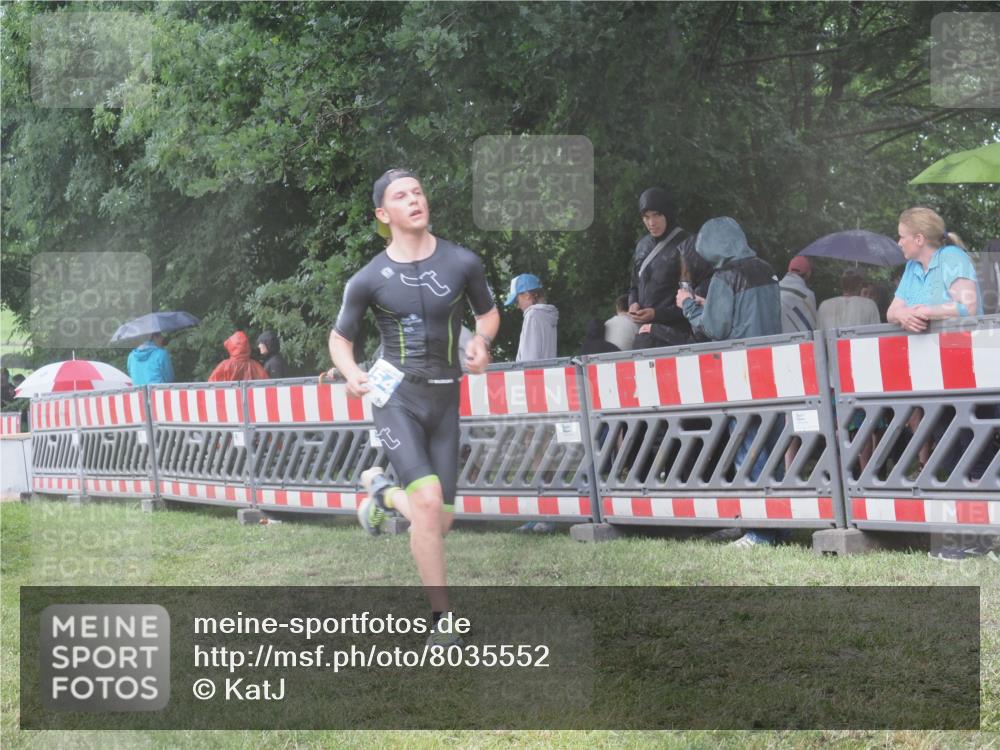 21.06.2025 - 27. Vierlanden-Triathlon KatJ http://msf.ph/oto/8035552 15.06.2025 13:51:57 Ziel 729, 1154 meine-sportfotos.de