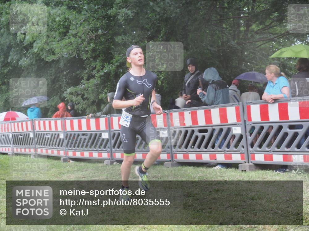 21.06.2025 - 27. Vierlanden-Triathlon KatJ http://msf.ph/oto/8035555 15.06.2025 13:51:57 Ziel 729, 1154 meine-sportfotos.de