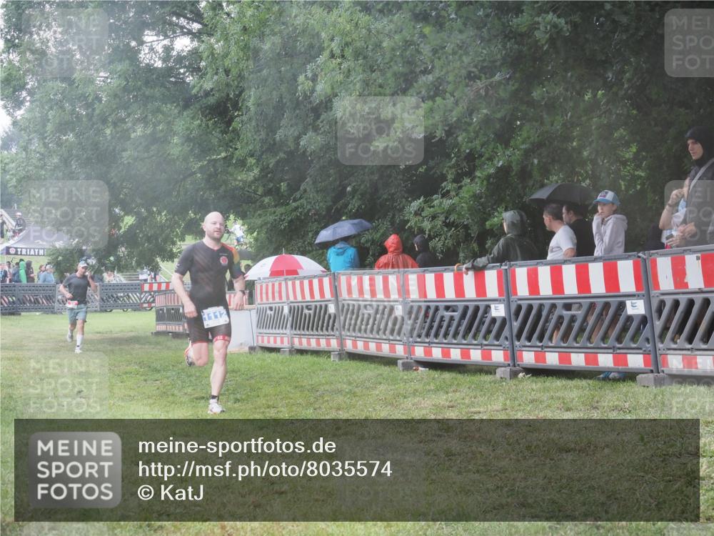 21.06.2025 - 27. Vierlanden-Triathlon KatJ http://msf.ph/oto/8035574 15.06.2025 13:52:11 Ziel 23, 1112, 1117, 1163 meine-sportfotos.de