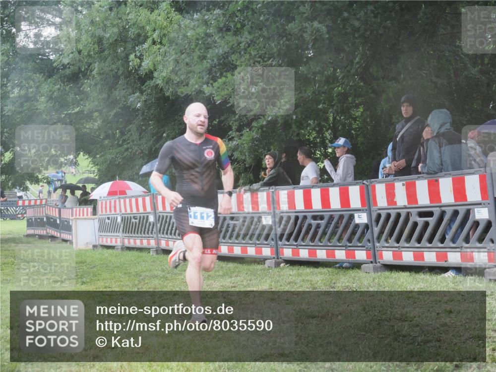 21.06.2025 - 27. Vierlanden-Triathlon KatJ http://msf.ph/oto/8035590 15.06.2025 13:52:12 Ziel 23, 1112, 1117, 1163 meine-sportfotos.de