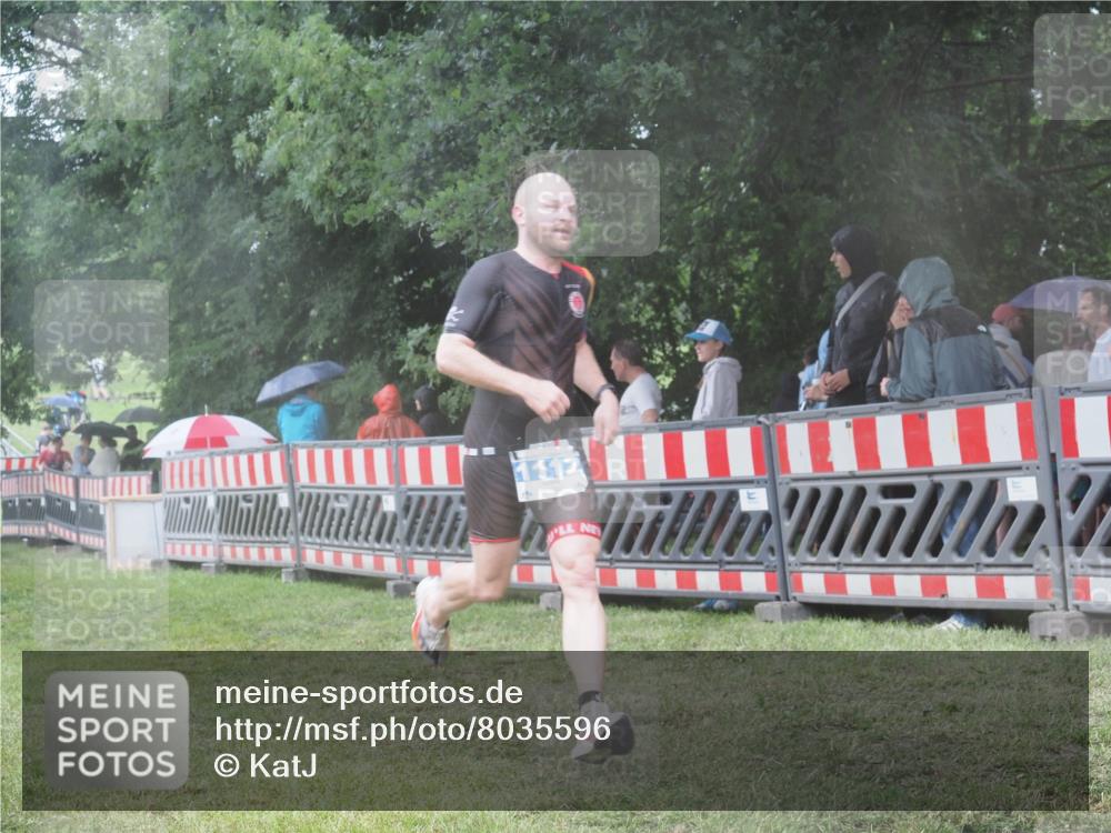 21.06.2025 - 27. Vierlanden-Triathlon KatJ http://msf.ph/oto/8035596 15.06.2025 13:52:13 Ziel 23, 1112, 1117, 1163 meine-sportfotos.de