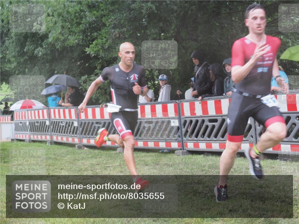 21.06.2025 - 27. Vierlanden-Triathlon KatJ http://msf.ph/oto/8035655 15.06.2025 13:52:21 Ziel 776, 1163 meine-sportfotos.de