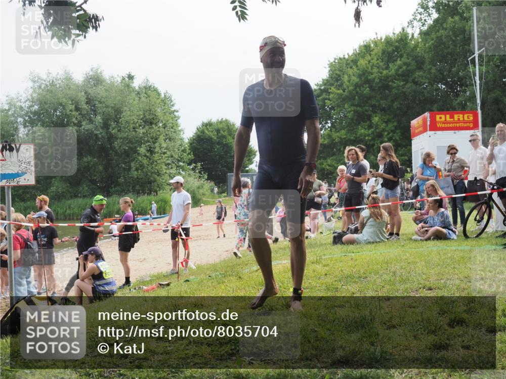 15.06.2025 - 27. Vierlanden-Triathlon KatJ http://msf.ph/oto/8035704 15.06.2025 11:20:34 Schwimmen 838, 890, 926, 969 meine-sportfotos.de