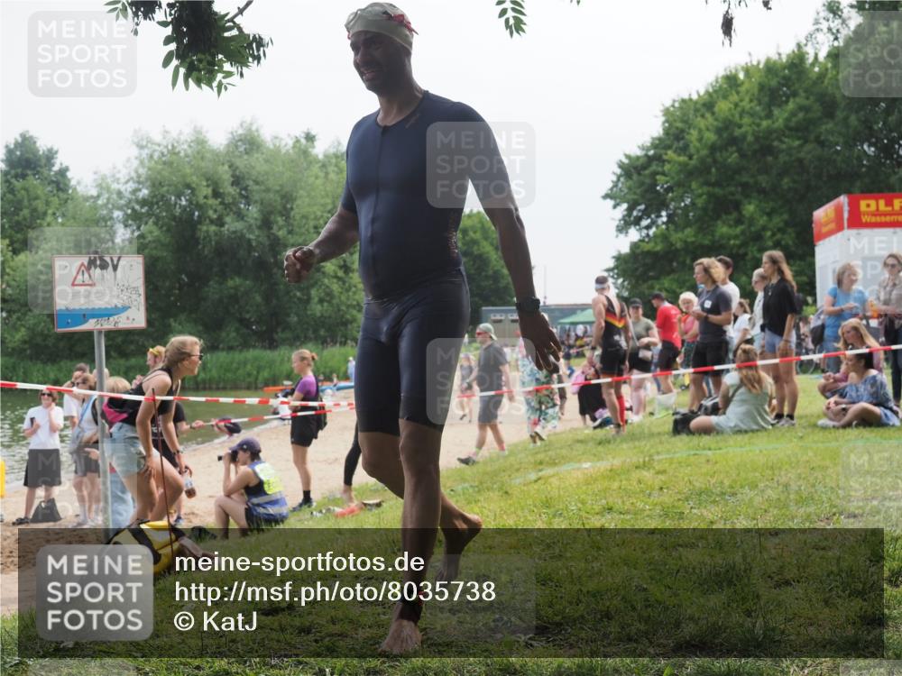 15.06.2025 - 27. Vierlanden-Triathlon KatJ http://msf.ph/oto/8035738 15.06.2025 11:20:35 Schwimmen 838, 890, 969 meine-sportfotos.de
