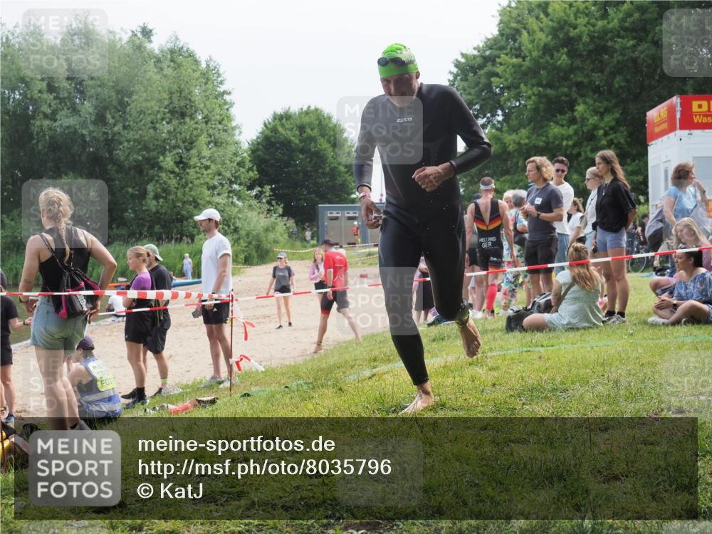 15.06.2025 - 27. Vierlanden-Triathlon KatJ http://msf.ph/oto/8035796 15.06.2025 11:20:38 Schwimmen 838, 969, 1400 meine-sportfotos.de