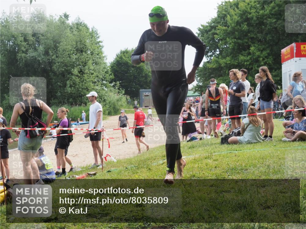 15.06.2025 - 27. Vierlanden-Triathlon KatJ http://msf.ph/oto/8035809 15.06.2025 11:20:38 Schwimmen 838, 969, 1400 meine-sportfotos.de