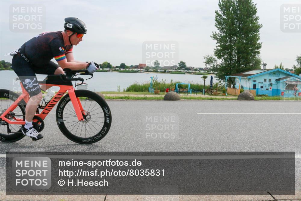 15.06.2025 - 27. Vierlanden-Triathlon H.Heesch http://msf.ph/oto/8035831 15.06.2025 10:46:31 Radfahren 369 meine-sportfotos.de