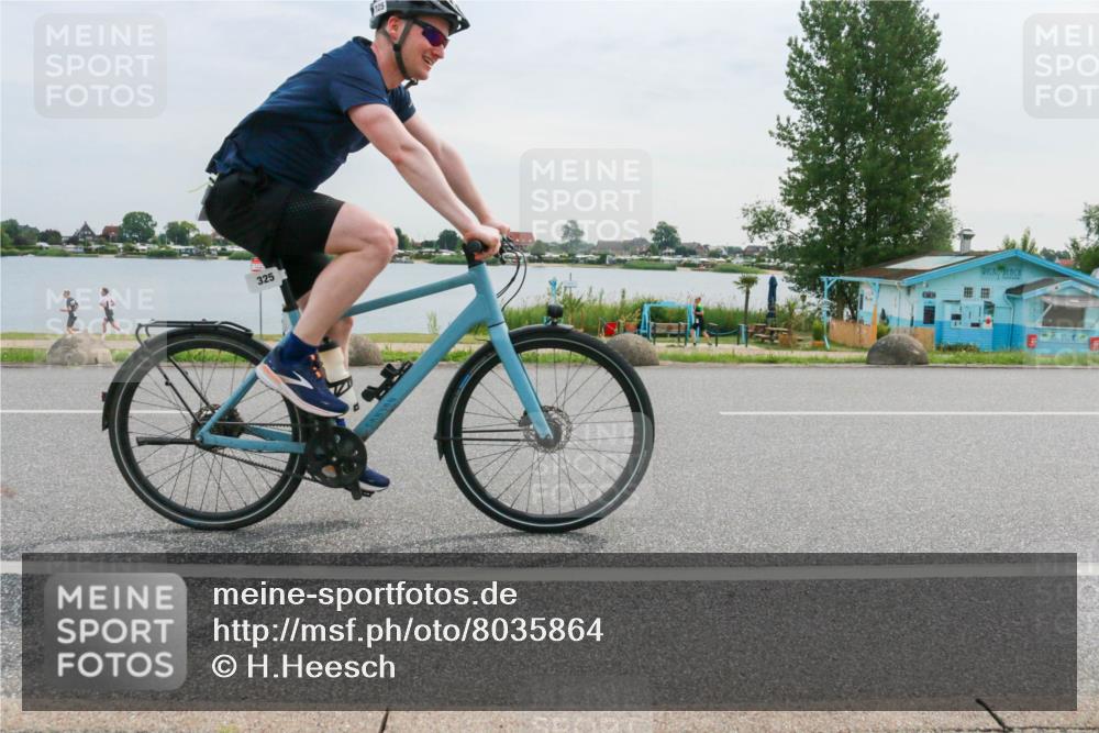 15.06.2025 - 27. Vierlanden-Triathlon H.Heesch http://msf.ph/oto/8035864 15.06.2025 10:46:57 Radfahren 315, 325, 364, 455 meine-sportfotos.de