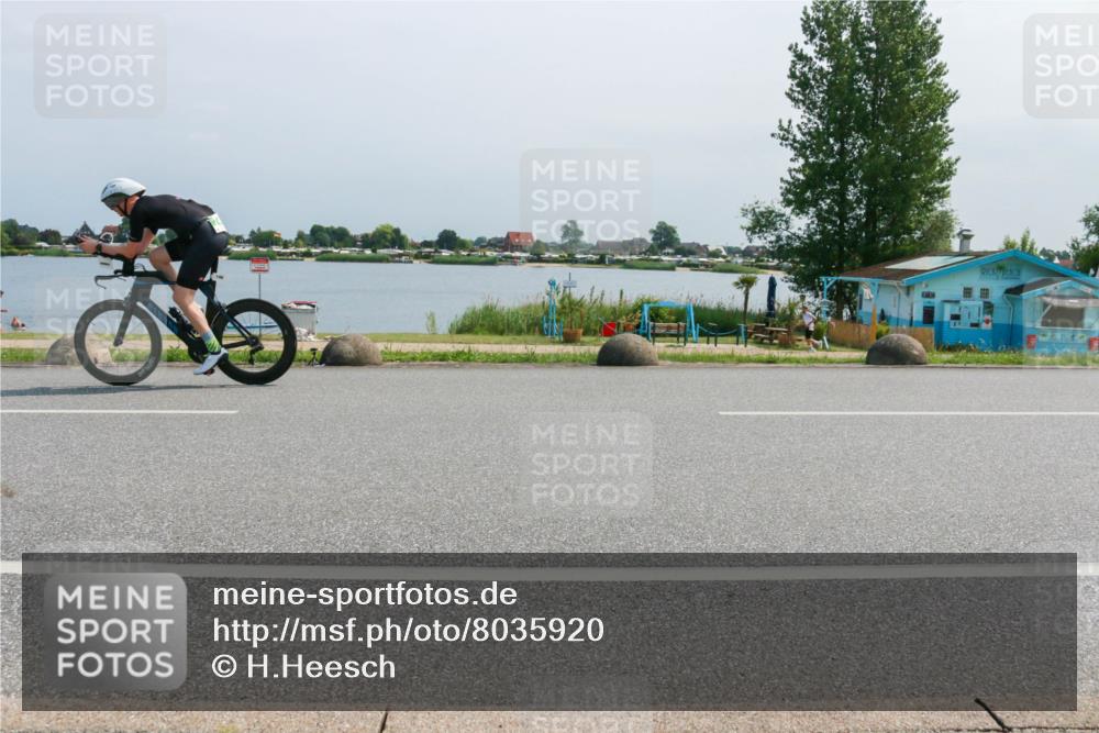 21.06.2025 - 27. Vierlanden-Triathlon H.Heesch http://msf.ph/oto/8035920 15.06.2025 11:44:57 Radfahren 746 meine-sportfotos.de