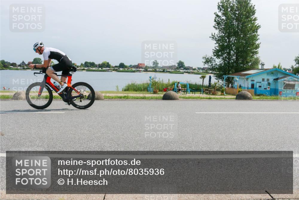 21.06.2025 - 27. Vierlanden-Triathlon H.Heesch http://msf.ph/oto/8035936 15.06.2025 11:44:59 Radfahren 643, 746, 808 meine-sportfotos.de