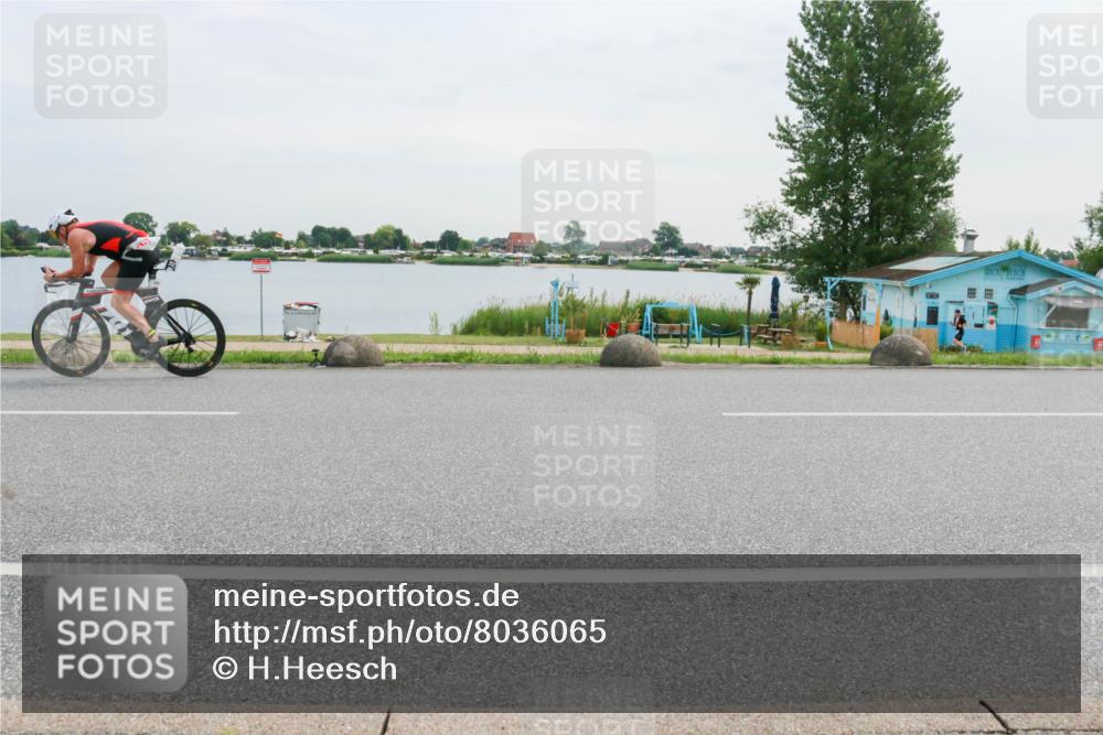 15.06.2025 - 27. Vierlanden-Triathlon H.Heesch http://msf.ph/oto/8036065 15.06.2025 10:47:27 Radfahren 114, 152, 372, 410 meine-sportfotos.de