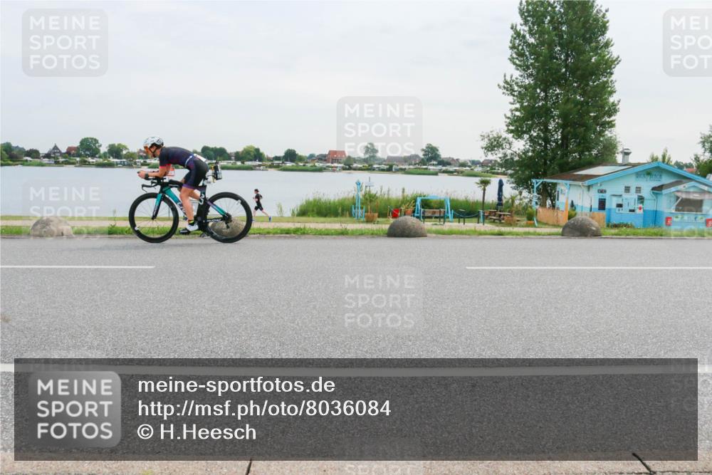 15.06.2025 - 27. Vierlanden-Triathlon H.Heesch http://msf.ph/oto/8036084 15.06.2025 10:47:32 Radfahren 114, 152, 228, 410, 414 meine-sportfotos.de