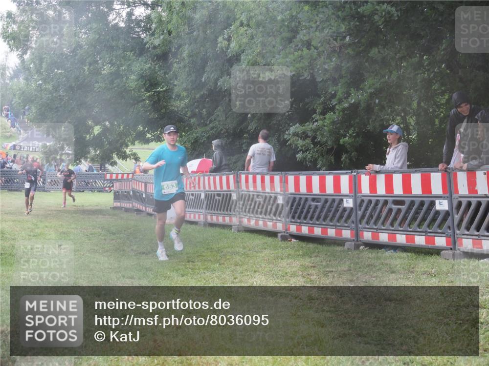 21.06.2025 - 27. Vierlanden-Triathlon KatJ http://msf.ph/oto/8036095 15.06.2025 13:53:35 Ziel 653, 1155 meine-sportfotos.de