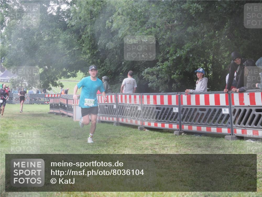 21.06.2025 - 27. Vierlanden-Triathlon KatJ http://msf.ph/oto/8036104 15.06.2025 13:53:35 Ziel 653, 1155 meine-sportfotos.de
